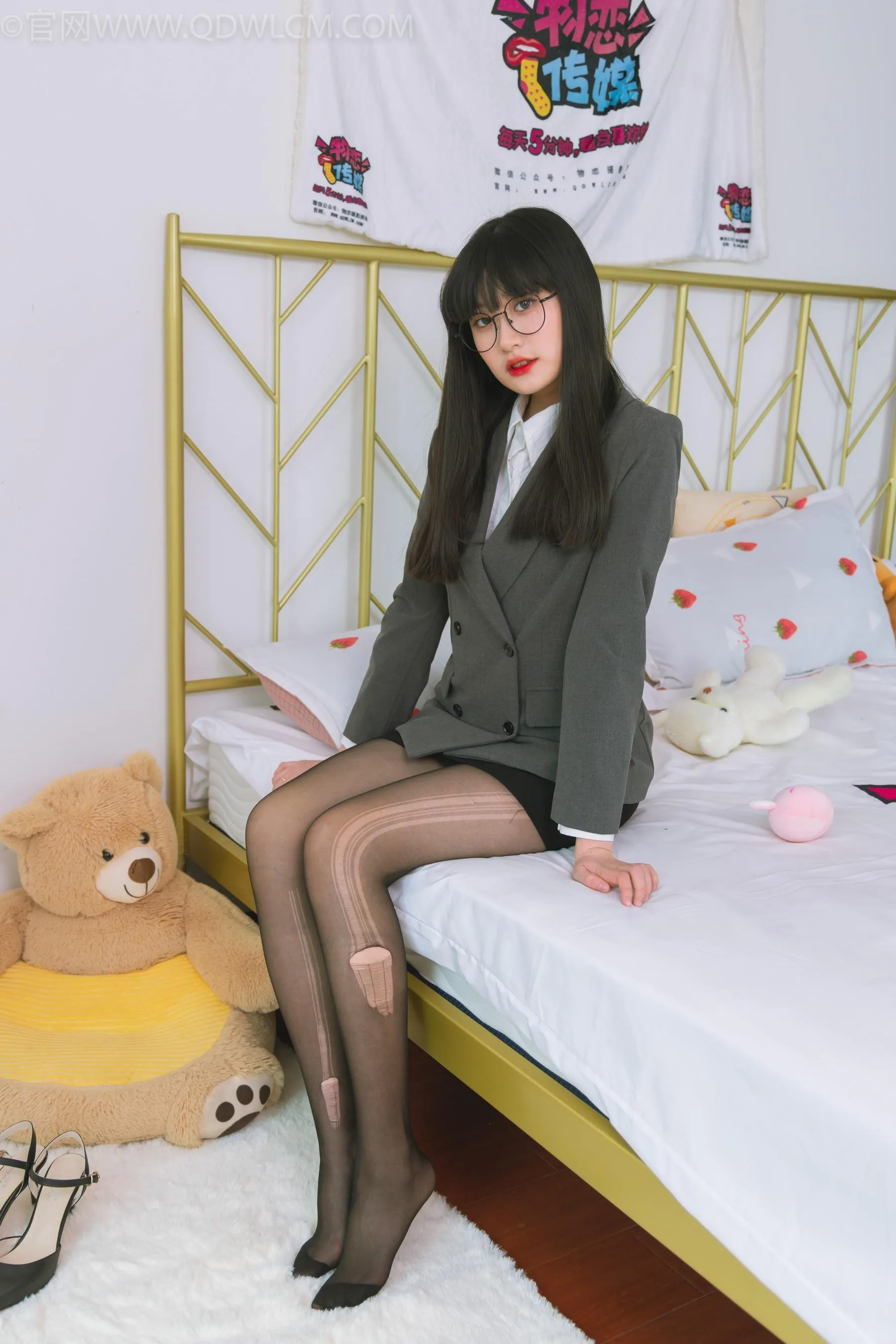 物恋传媒 NO.1513 小敏-黑色时光 [150P]插图8